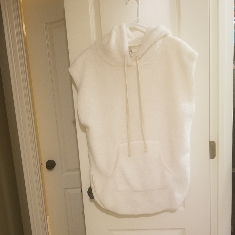 Pullover hoodie